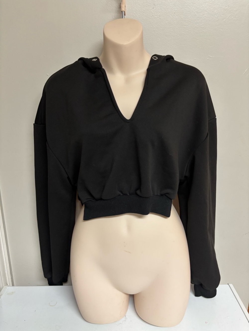SHEIN Black Cropped V-Neck Hoodie
